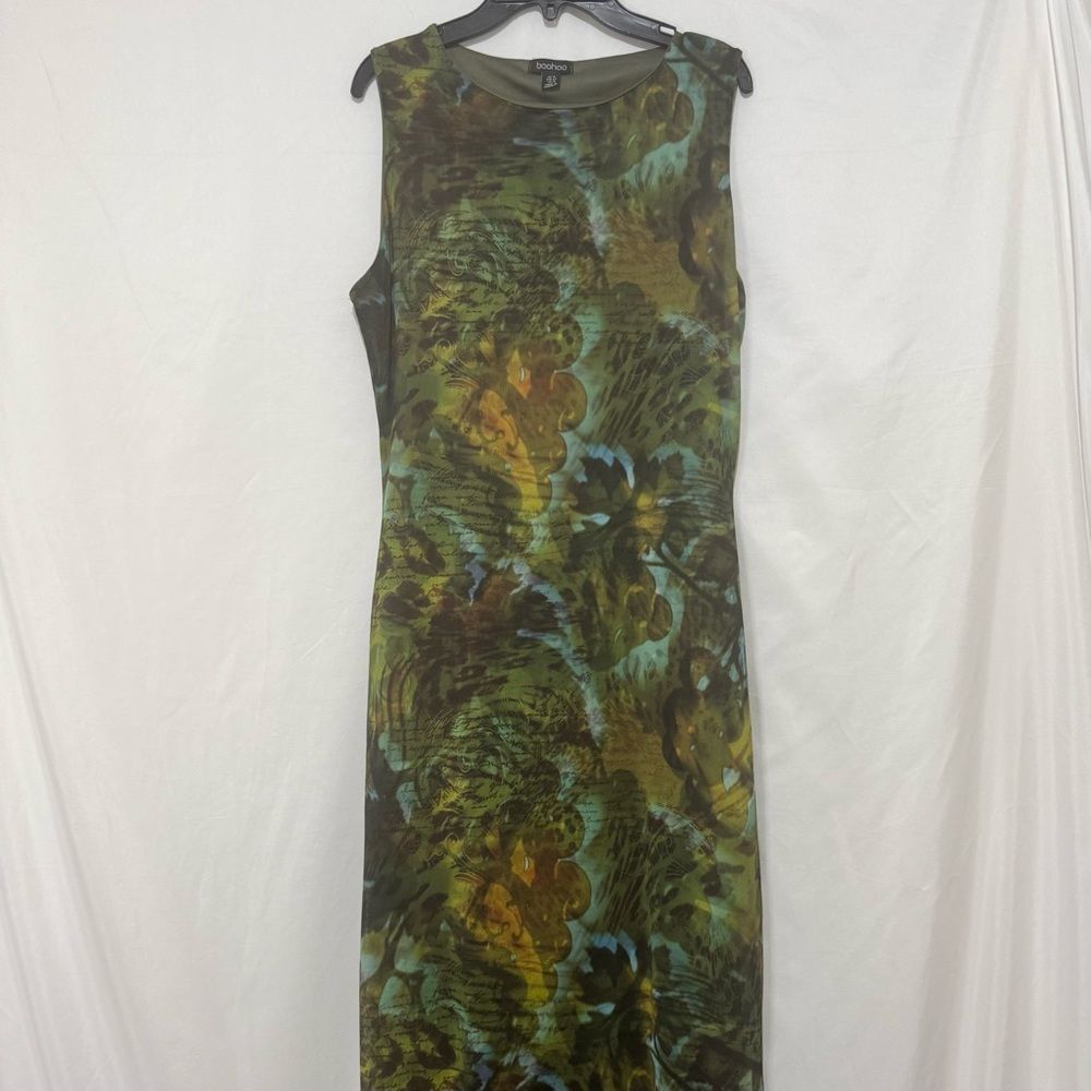 Boohoo Script Print Mesh Racer Neck Maxi Dress - Picture 4 of 10